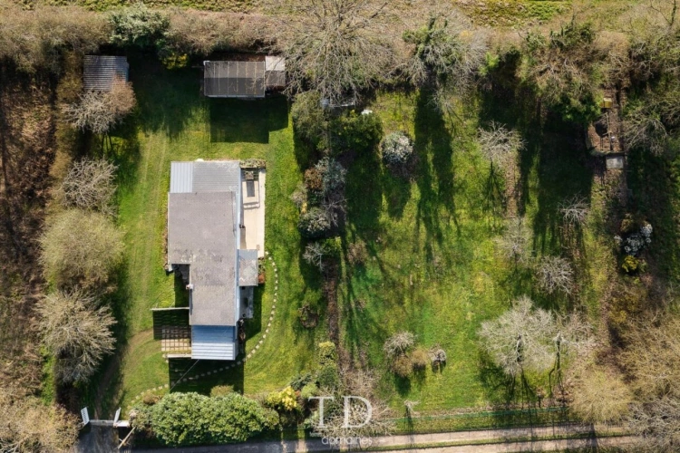 Photos 14 - Rurale - Pavillon de plain-pied   Terrain 2 300 m2   Secteur Bellevil