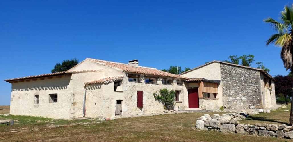 Photos 3 - Prestige - Domaine à vendre avec vue exceptionnelle à 360°, composé d'une bergerie réhabilitée, puis d'une grange et d'un kiosque à restaurer, sur 2,9 ha de terrain à LECTOURE (32)
