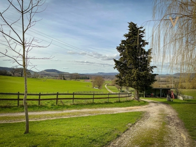 Photos 1 - Équestre - Domaine équestre d’exception sur 40 hectares — Authenticité, nature et passion proche de Penne d’Agenais (47)