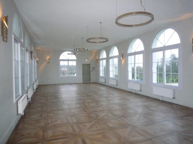 Photos 2 - Prestige - CHAMIGNY (77) à vendre murs et fonds d'un domaine de réception en activité