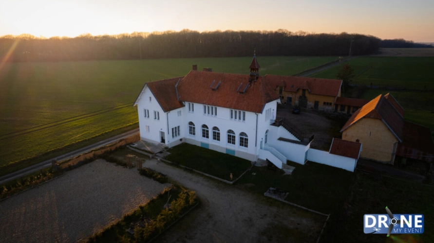 Photos 16 - Prestige - CHAMIGNY (77) à vendre murs et fonds d'un domaine de réception en activité