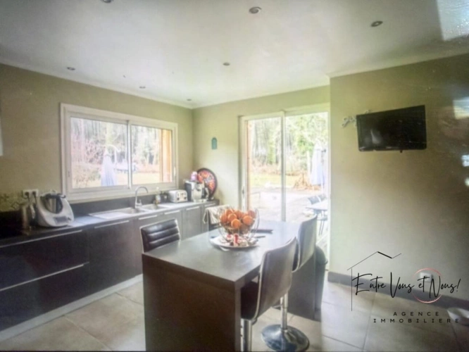 Photos 11 - Équestre - Propriété équestre avec carrière, paddocks et boxes sur prè