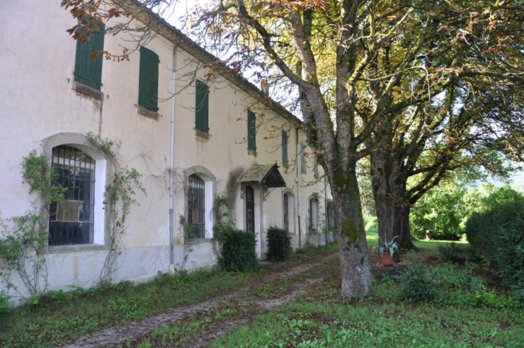 Photos 1 - Rurale - Ancien HOTEL RESTAURANT à restaurer entiérement