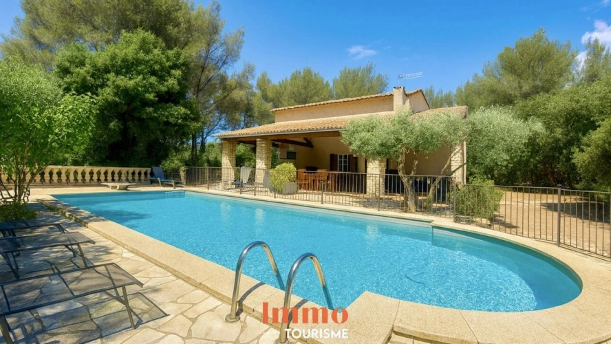 Photos 2 - Tourist - Domaine avec gîtes et maison principale à Grans, en Provence