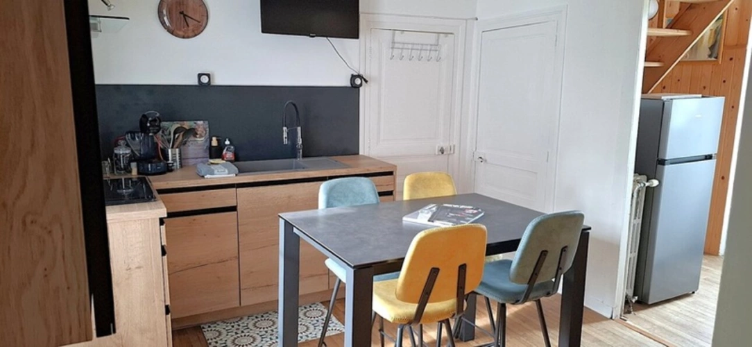 Photos 19 - Équestre - THENON (24)A vendre, Propriété composée de deux maisons sur 5.5 ha de prés (possibilité haras) et de bois