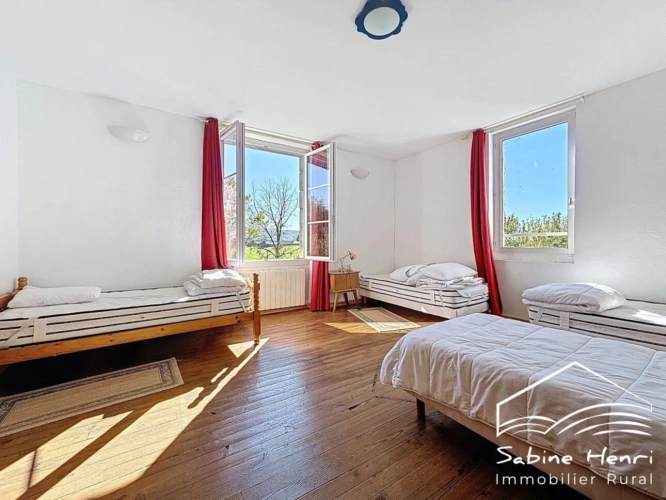 Photos 12 - Touristique - Superbe propriété composée de 3 habitations distinctes sur pr