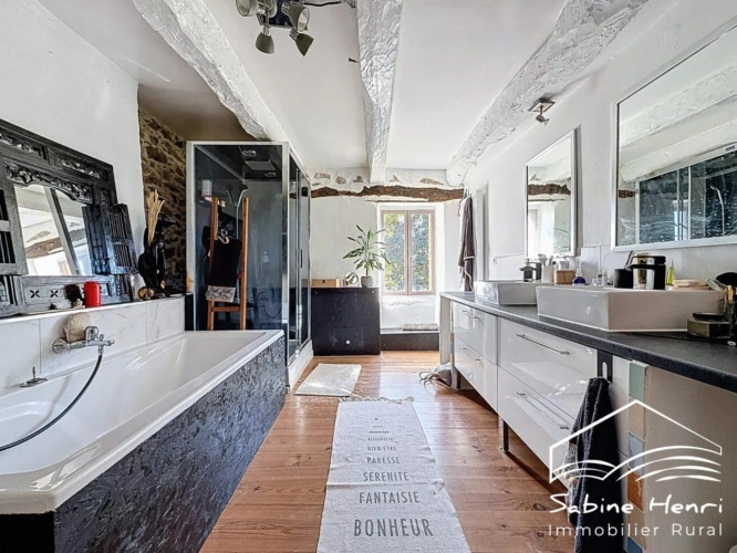 Photos 26 - Touristique - Superbe propriété composée de 3 habitations distinctes sur pr