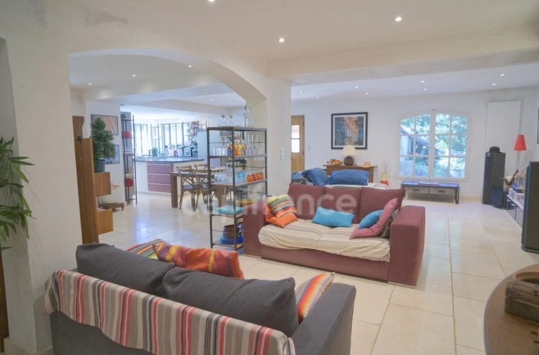 Photos 7 - Prestige - Propriete à vendre 9 pièces GRAVESON (13)