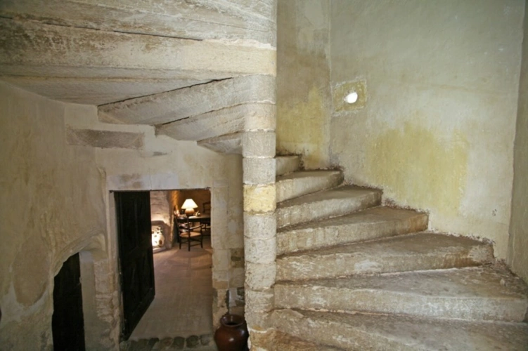 Photos 14 - Prestige - Propriete À Bonnieux(84) exceptionnelle ancienne magnanerie du XIIIᵉ siècle à rénover, près de 1 000 m² près de 7 ha