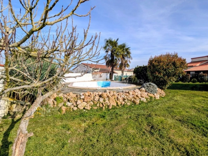 Photos 8 - Rurale - Grange de 77 m² à fort potentiel sur terrain de 1 135 m² avec piscine – Lavernose-Lacasse