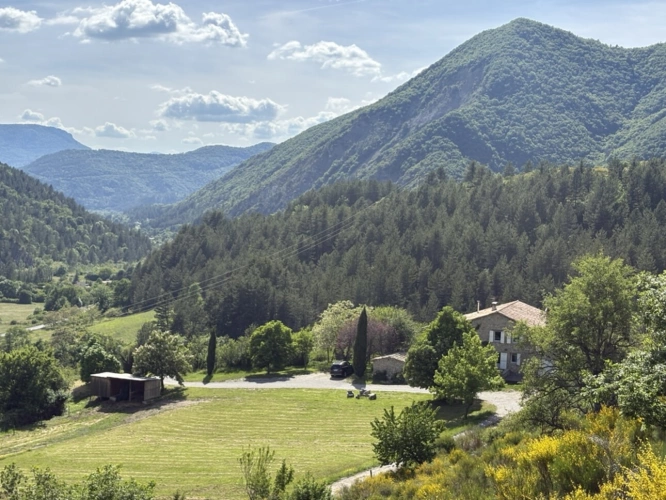 Photos 1 - Touristique - Propriété avec 11 hectares