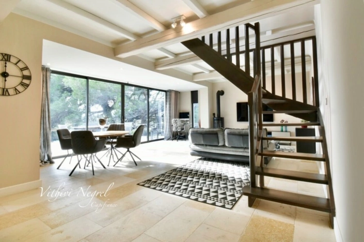 Photos 9 - Prestige - Villa rénovée avec piscine et garage à vendre, MOURIES (13)