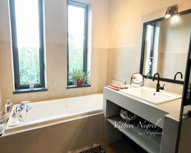 Photos 10 - Prestige - Villa rénovée avec piscine et garage à vendre, MOURIES (13)