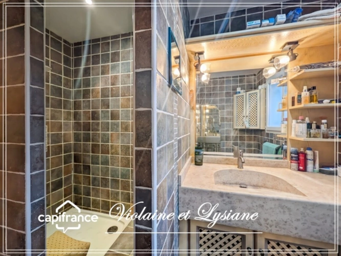 Photos 12 - Tourist - Single-Storey Villa with Pool, Guest Units and Large Garden – South of France Introduction