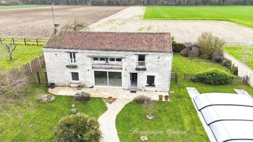 Photos 3 - Touristique - 3 MAISONS, PISCINE & POTENTIEL TOURISTIQUE (gîte et maisons d'hôtes) – 1,5 HECTARE