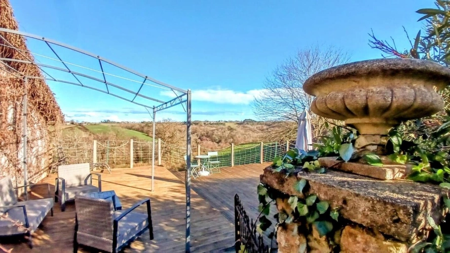 Photos 1 - Rural - House