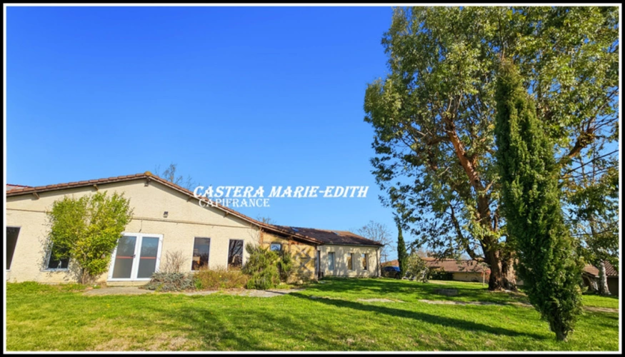 Photos 4 - Prestige - Propriété  - 500 M² habitables 26 PIECES- 12 Chambres avec vue Pyrénées à 6 minutes de Marciac – Maison, gîtes, salle Polyvalente d’événements, cabinet de praticien, Prairies et dépendance