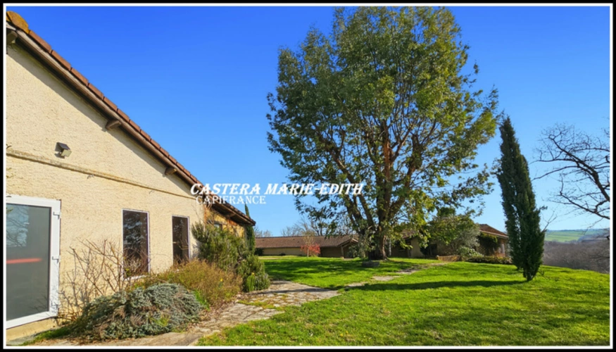 Photos 40 - Prestige - Propriété  - 500 M² habitables 26 PIECES- 12 Chambres avec vue Pyrénées à 6 minutes de Marciac – Maison, gîtes, salle Polyvalente d’événements, cabinet de praticien, Prairies et dépendance