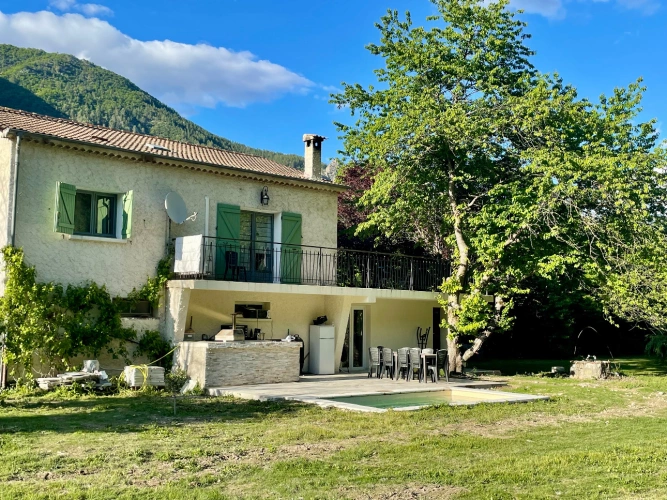 Photos 3 - Équestre - Propriété équestre 7 ha plats – Villa + appartement – 16 boxes – À 45 min de Nice