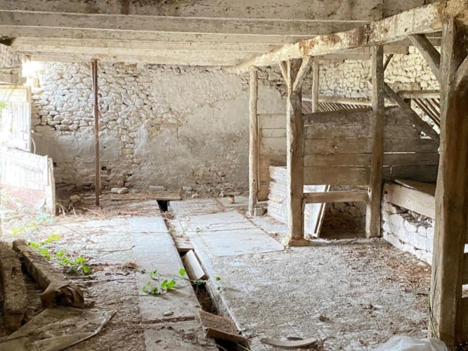 Photos 2 - Rural - House to renovate