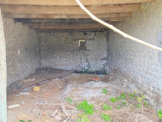 Photos 3 - Rural - House to renovate