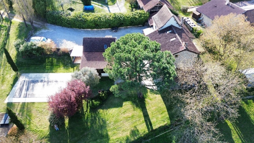 Photos 2 - Touristique - Maison et dépendances