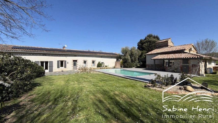 Photos 1 - Touristique - Belle propriété de 5 chambres avec pool house aménagé sur 1