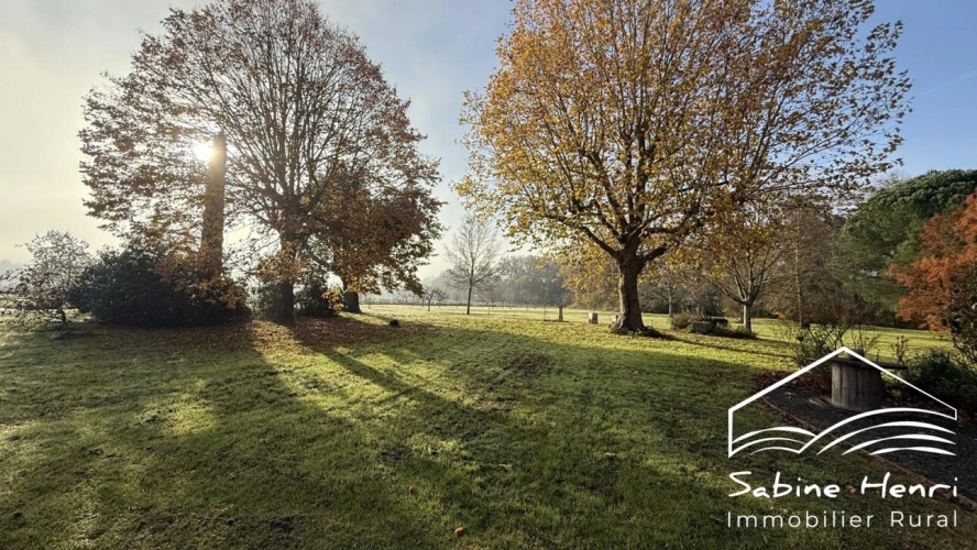 Photos 12 - Touristique - Belle propriété de 5 chambres avec pool house aménagé sur 1