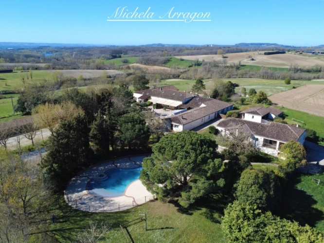 Photos 2 - Prestige - Domaine touristique / village vacances à vendre – 25 gîtes indépendants – restaurant – piscine – spa – 12 ha – Dordogne Lot – investissement hôtelier (47)