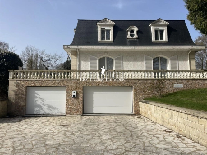 Photos 3 - Prestige - Propriété de rêve en bord de Seine, ponton privé, piscine