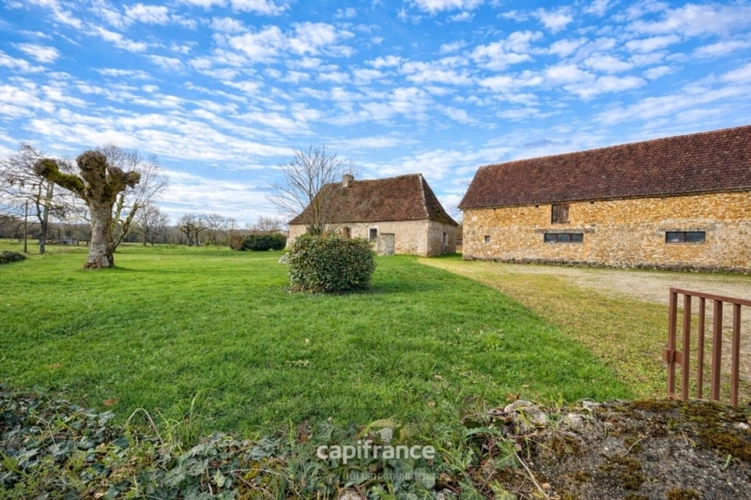 Photos 1 - Prestige - Ancienne ferme de tabac à réinventer – Maison en pierres, grange et séchoir