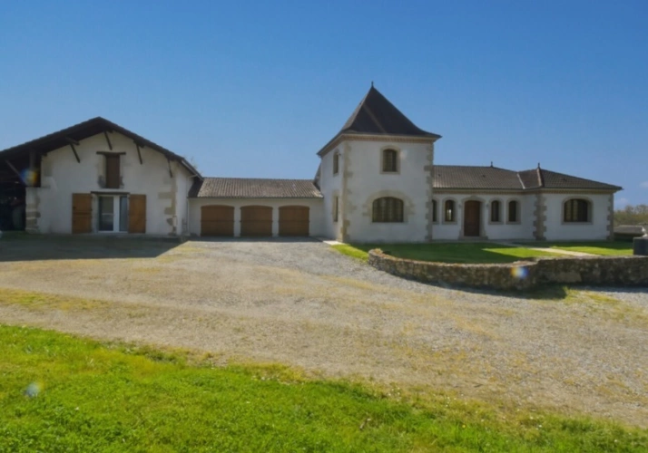 Photos 3 - Prestige - PROPRIETE 13 Ha - MAISON DE MAITRE + APPARTEMENT + BOX CHEVAUX