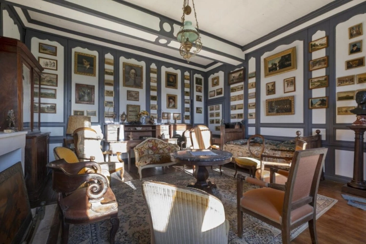 Photos 6 - Equestrian - House