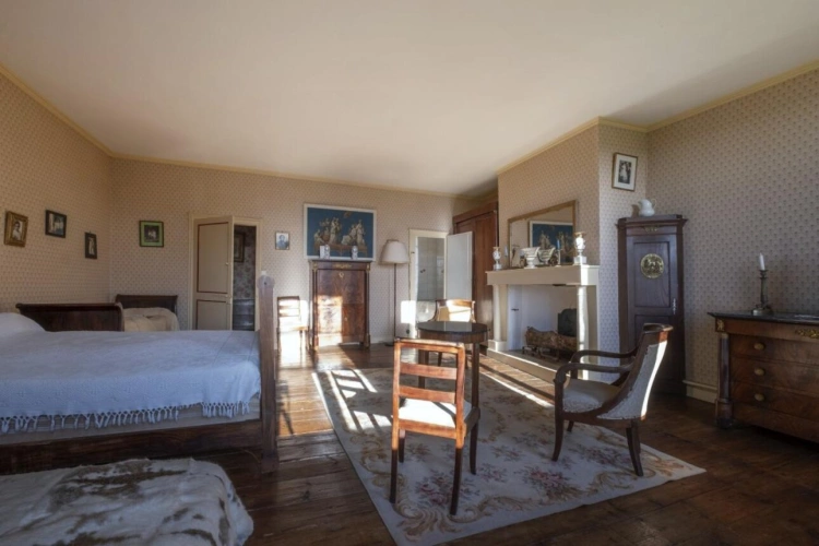 Photos 11 - Equestrian - House