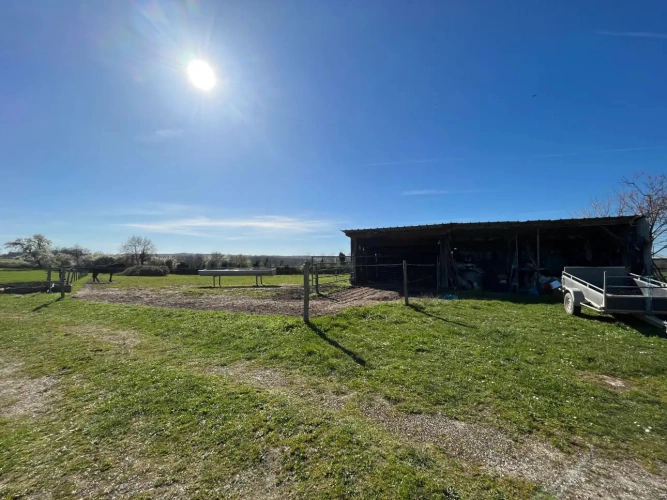 Photos 4 - Rurale - Grange rénovée sur 4 ha de terrain, avec hangar et étang
