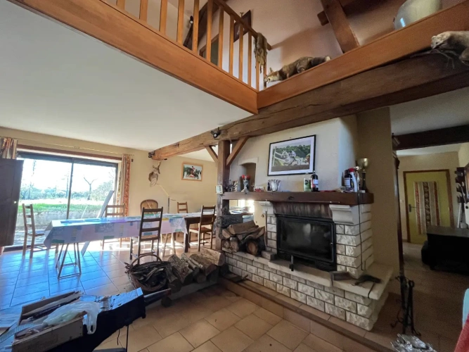 Photos 8 - Rurale - Grange rénovée sur 4 ha de terrain, avec hangar et étang