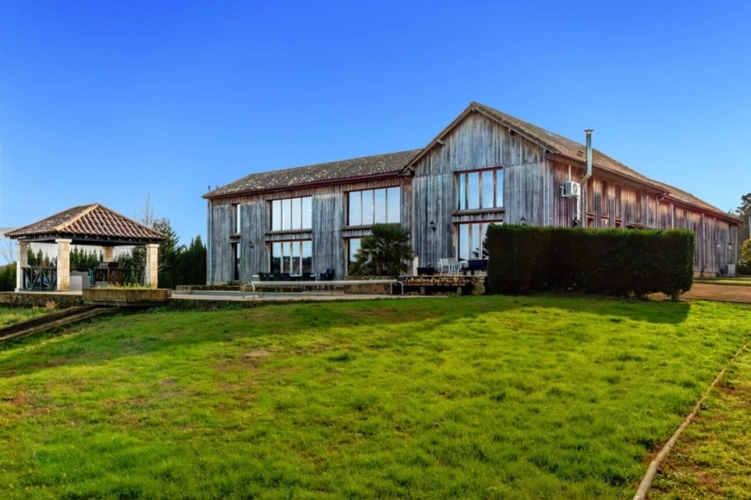 Photos 2 - Prestige - Domaine d’exception avec activité touristique – 10 hectares – Secteur Bergerac / Lunas