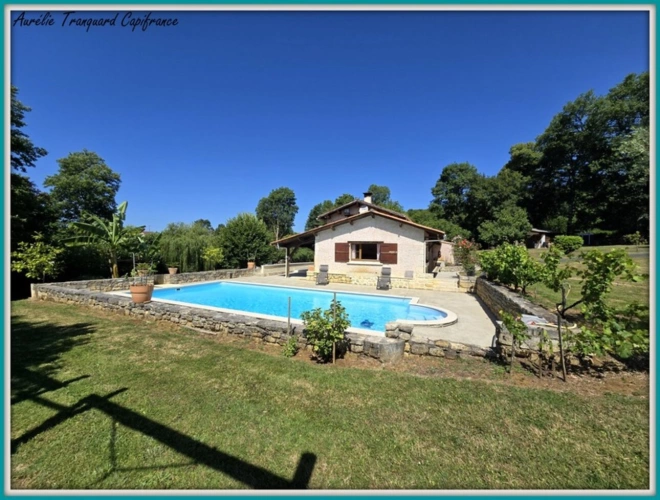 Photos 2 - Rurale - Propriété d'exception à vendre 7 pièces BRIZAMBOURG (17) avec vie de plain-pied, terrain de tennis, piscine- TERRAIN DE + 14300m² AVEC ETANG