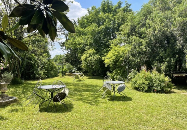 Photos 3 - Prestige - Château + gîte avec activité d’hébergement touristique proche de COGNAC (16)