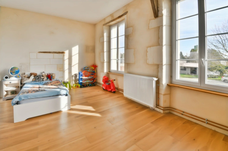 Photos 4 - Équestre - Propriete à vendre 7 pièces- 227 m² habitables - proche de SAINT JEAN D'ANGELY (17) 19 000 m² de terrain