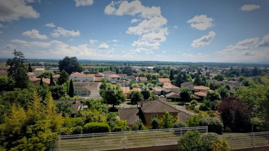 Photos 8 - Prestige - BEYNOST propriété de 220m2 avec vue panoramique sur 1900m2 de terrain à vendre  (01)