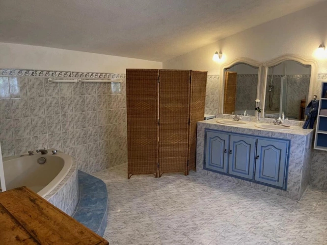 Photos 15 - Rural - House