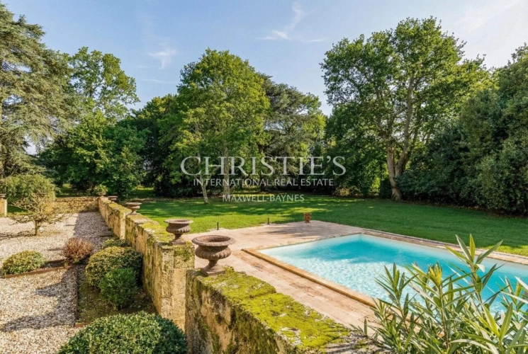 Photos 4 - Viticole - Magnifique Château historique avec une petite activité viticole en AOP Bordeaux Supérieur à proximité de Bordeaux / Saint-Émilion