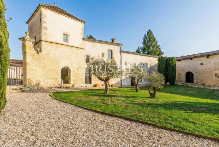 Photos 5 - Viticole - Magnifique Château historique avec une petite activité viticole en AOP Bordeaux Supérieur à proximité de Bordeaux / Saint-Émilion