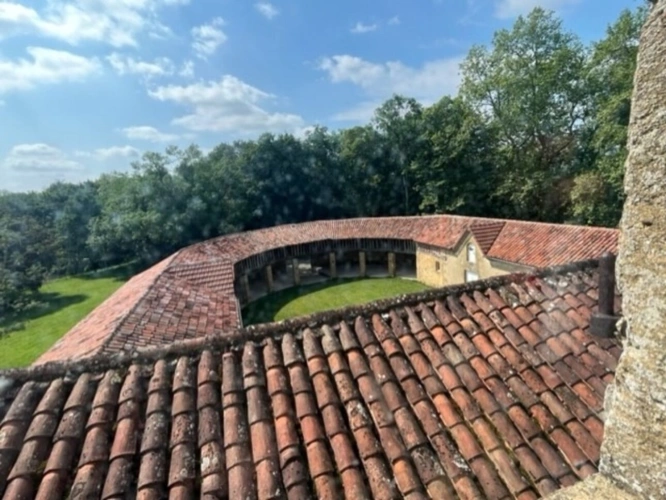 Photos 61 - Prestige - MARCIAC (32): Beau CHATEAU dominant sur 8ha ideal accueil public, EVENEMENTIEL, résidence séniors, communauté, habitat partagé