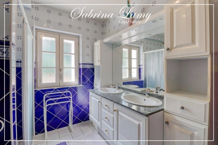 Photos 26 - Prestige -  À Vendre : Élégante Propriété de Prestige en Pierre Meulière - 214 m² sur 2508 m² de Terrain - 5 chambres