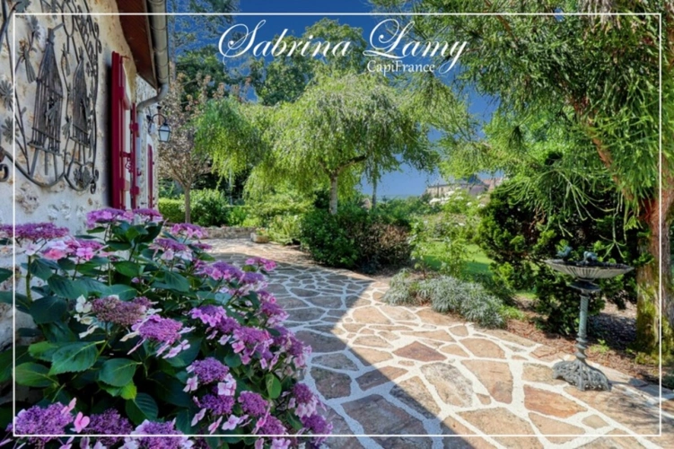 Photos 31 - Prestige -  À Vendre : Élégante Propriété de Prestige en Pierre Meulière - 214 m² sur 2508 m² de Terrain - 5 chambres