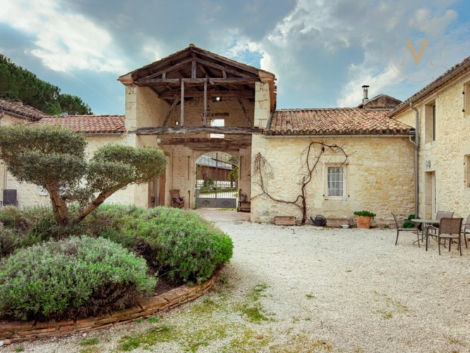 Photos 1 - Équestre - Domaine équestre de prestige au cœur de 18 hectares – Élégance, nature et art de vivre proche de THEZAC (47)