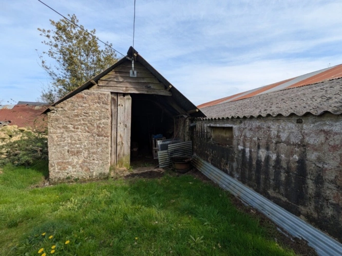 Photos 5 - Rurale - Bubry propriété composée d'une maison à usage d'habitation avec garage, deux petits hangars, une grange en pierre, une longère en pierre, un grand hangar avec ancienne étable, 1.5 hectare de terrain