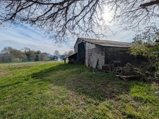 Photos 6 - Rurale - Bubry propriété composée d'une maison à usage d'habitation avec garage, deux petits hangars, une grange en pierre, une longère en pierre, un grand hangar avec ancienne étable, 1.5 hectare de terrain